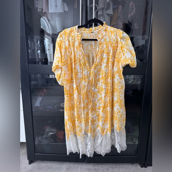 Tops - Free People, size Large, yellow tunic with lace, great condition!